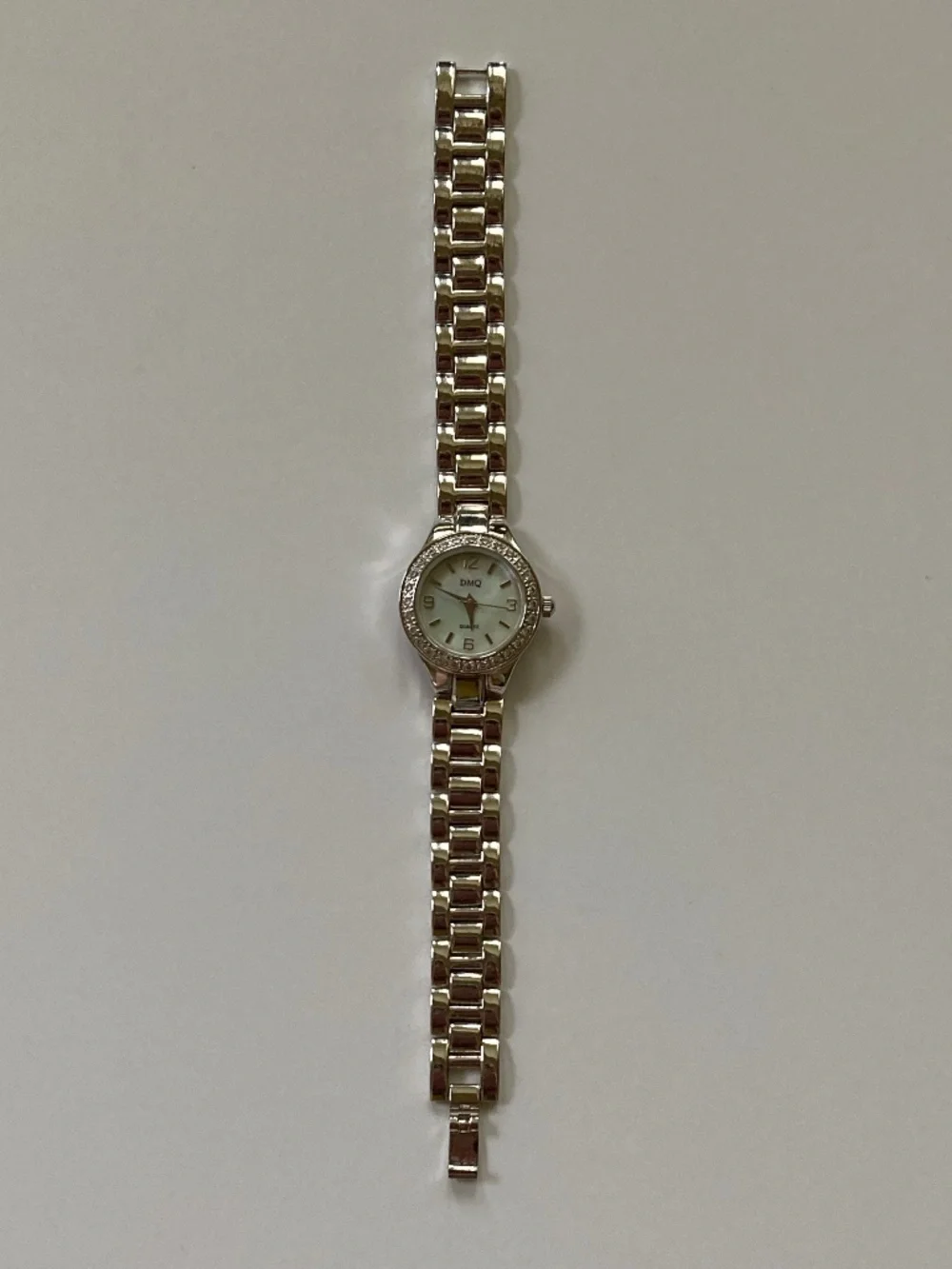 Diamonique Bezel Panther Link Watch/Silver Tone/Mother of Pearl Dial/EUC!